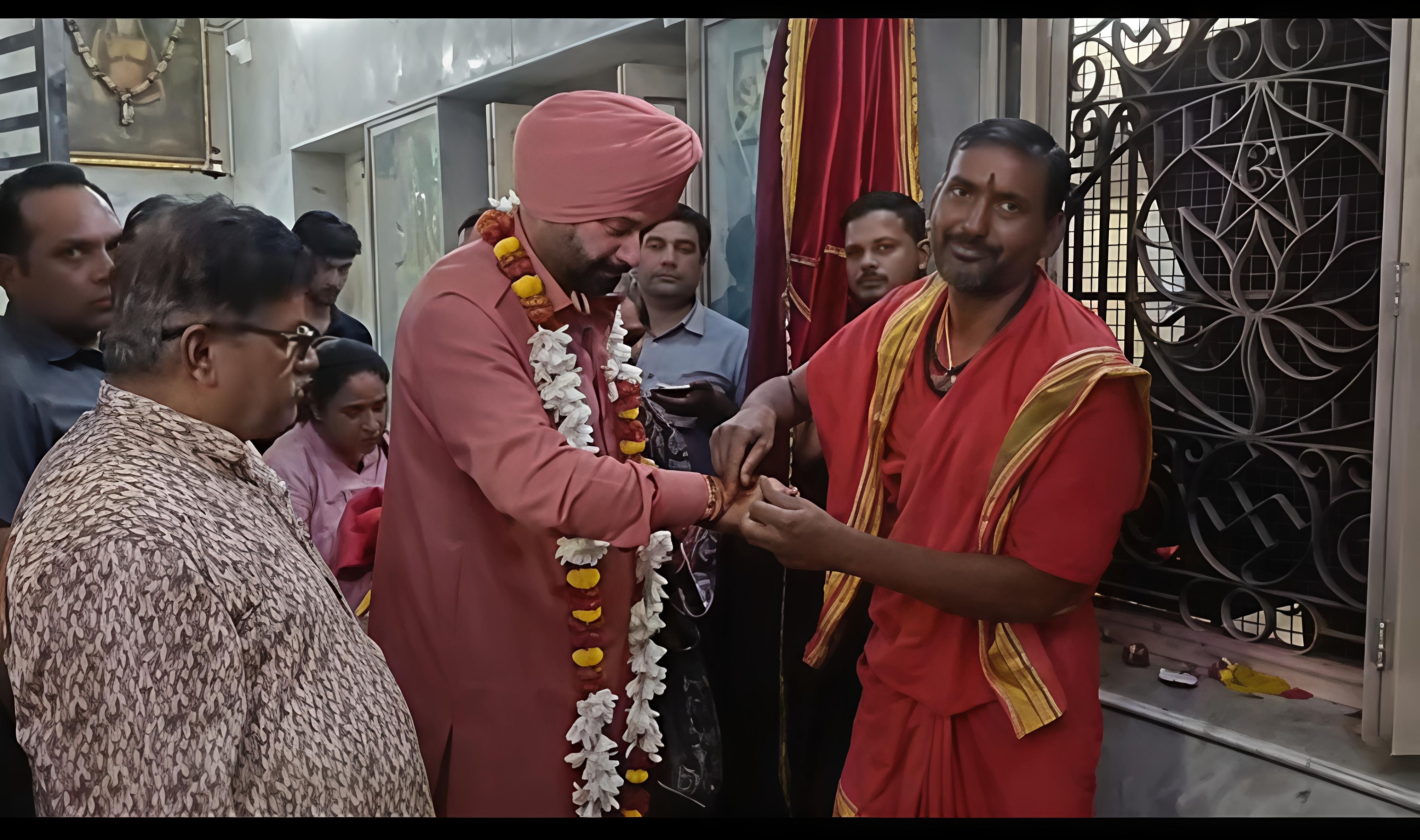 पूर्व क्रिकेटर नवजोत सिंह सिद्धू का आध्यात्मिक रंग, वृंदावन में कात्यायनी शक्तिपीठ पर की विशेष पूजा-अर्चना