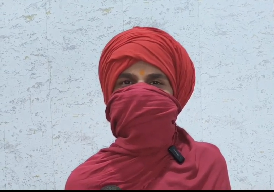 वृंदावन में एक आश्रम से जुड़े दो बाबाओं पर नाबालिग से दुराचार का आरोप