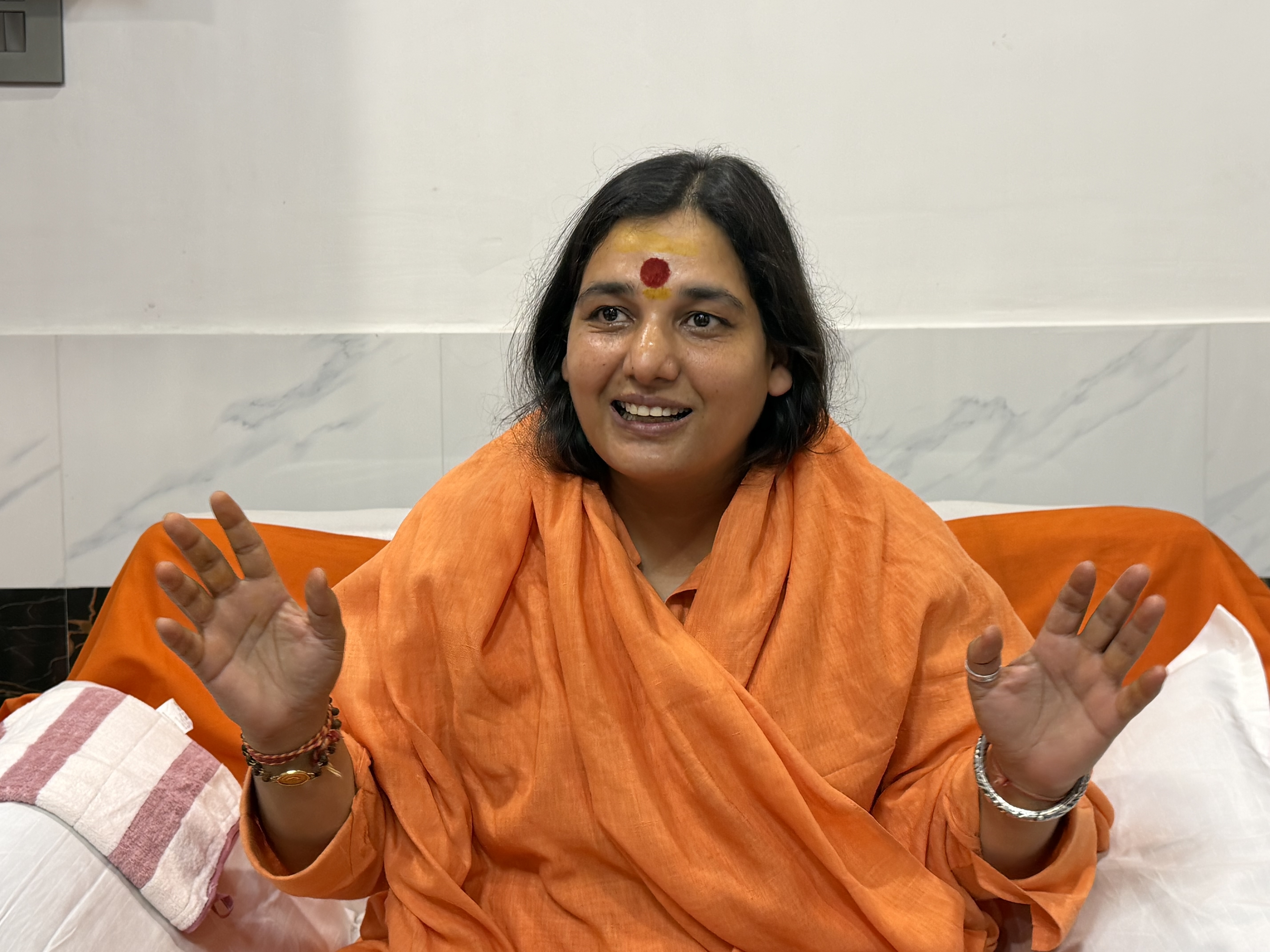 वायु आहार पर तपस्या करने वाले अवधूत दादा गुरु का कल होगा ब्रज आगमन, तीन दिवसीय प्रवास में करेंगे वृंदावन व गोवर्धन परिक्रमा