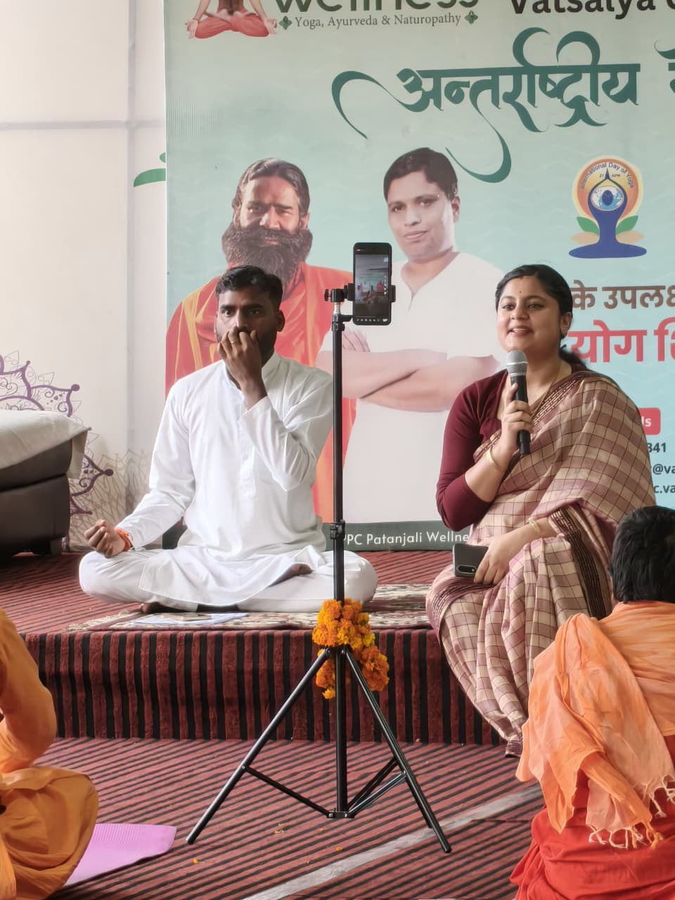 अंतर्राष्ट्रीय योग दिवस पर वात्सल्य ग्राम में योग, आयुर्वेद और स्वास्थ्य जागरूकता का संगम, स्वस्थ जीवन का लिया संकल्प