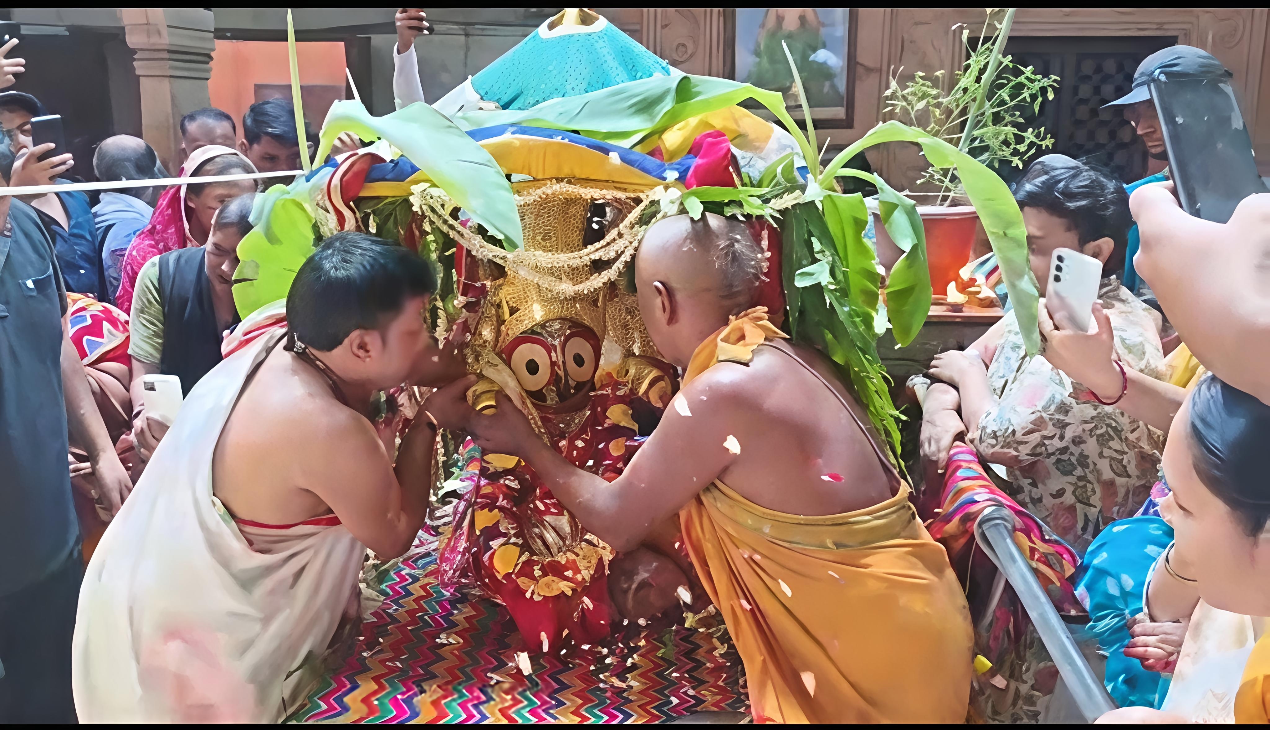 राधा दामोदर मंदिर में सजा भक्ति का महाकुंभ, सात परिक्रमा के साथ निकली भगवान जगन्नाथ की रथयात्रा