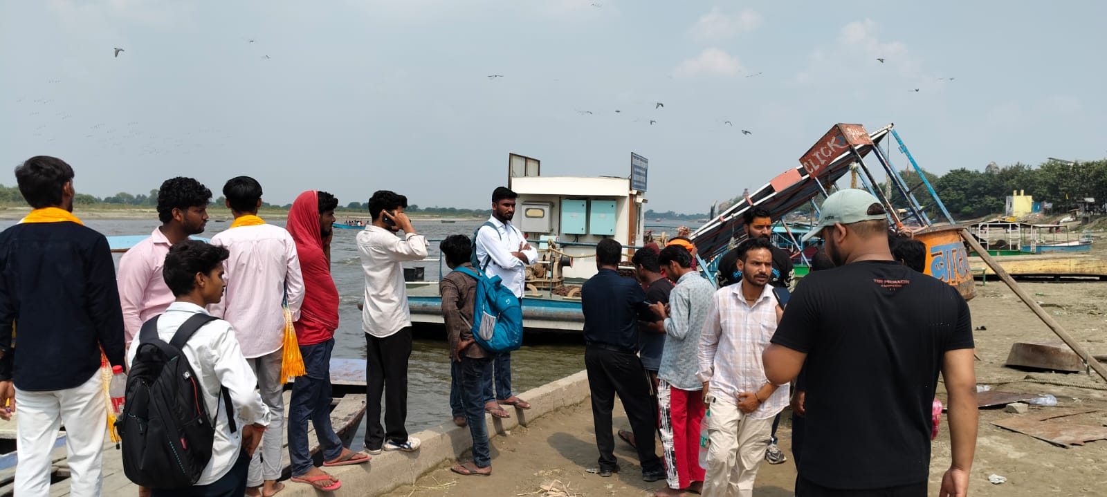 यमुना में स्नान के दौरान 18 वर्षीय युवक डूबा, कई घंटे बाद भी नहीं मिला सुराग